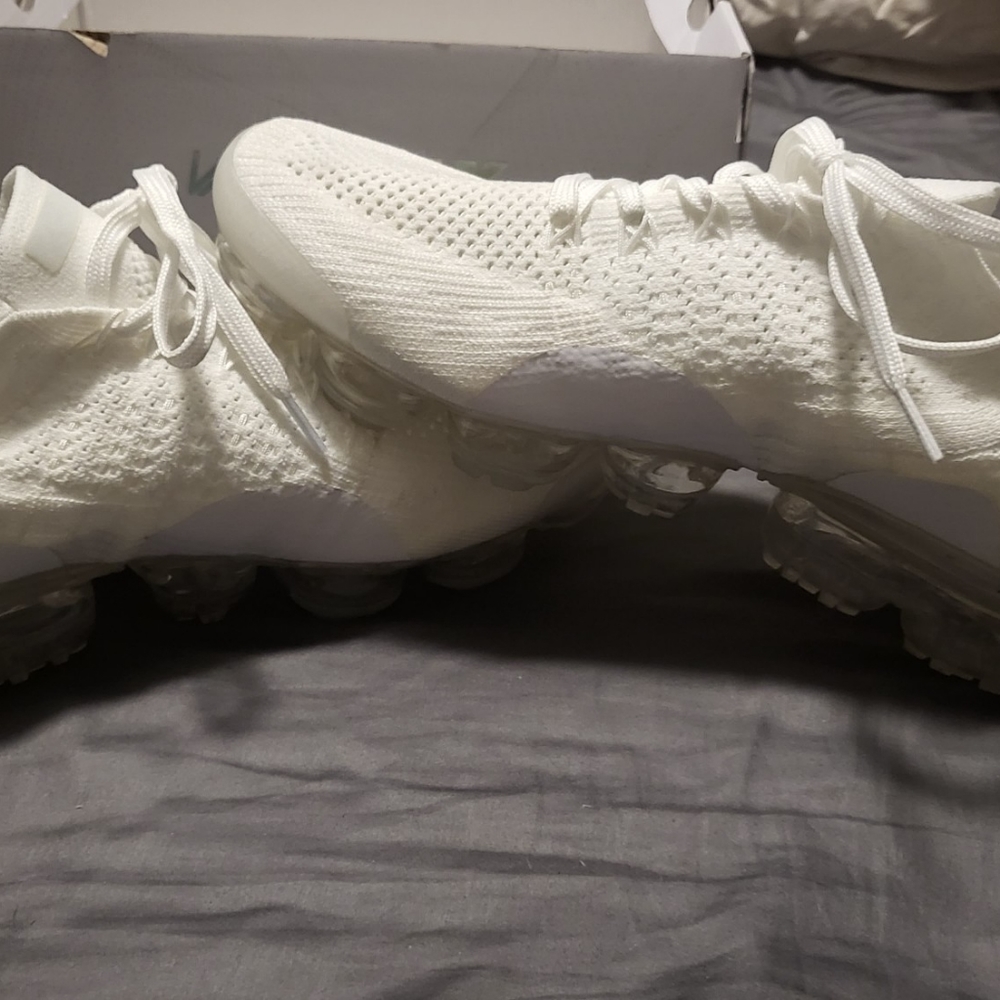 Nike vapormax white size 11